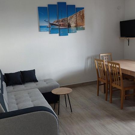 Apartma Lili Izola Exteriör bild
